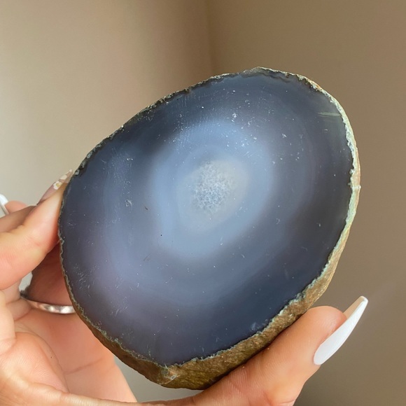 Enhydro Agate Geode with Water Inside - Picture 2 of 10